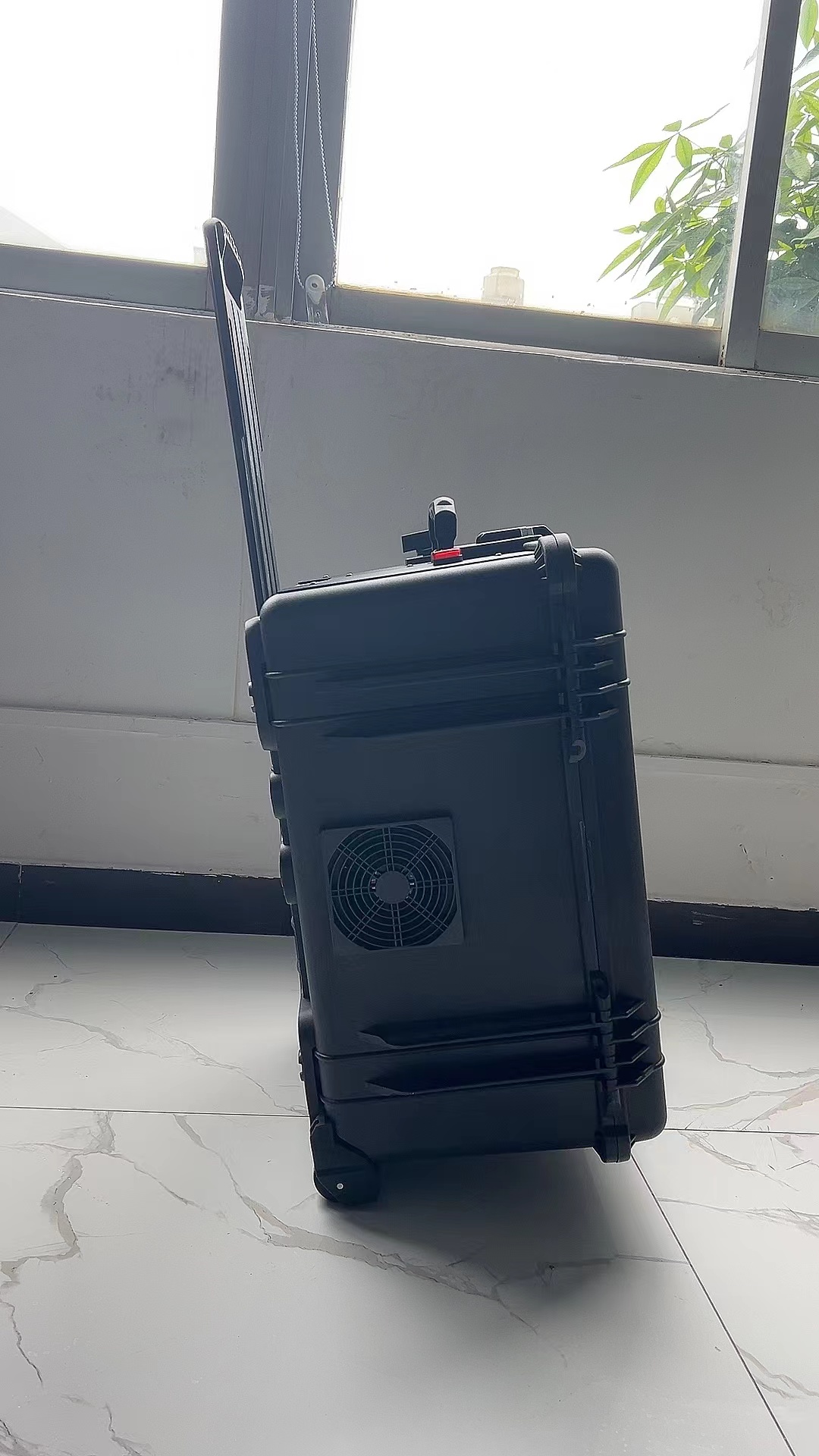 泗洪手拉箱型移动通信干扰器